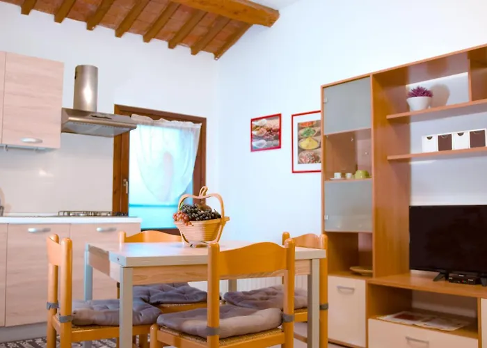 Apartament 1 Bed-sleeps 4-town Centre-free Parking-aircon