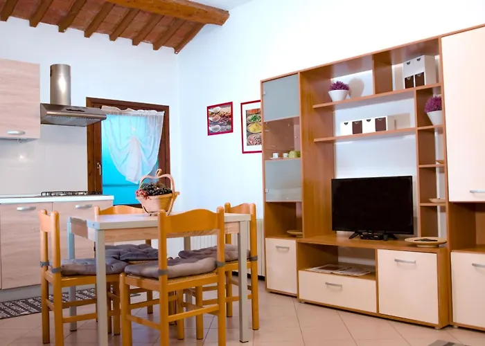 Apartament 1 Bed-sleeps 4-town Centre-free Parking-aircon *